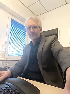 tom-swede online show from March 2026 04:02:01 PM