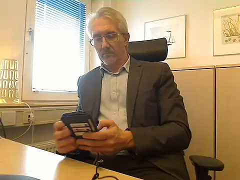 tom-swede online show from April 2026 12:47:02 PM