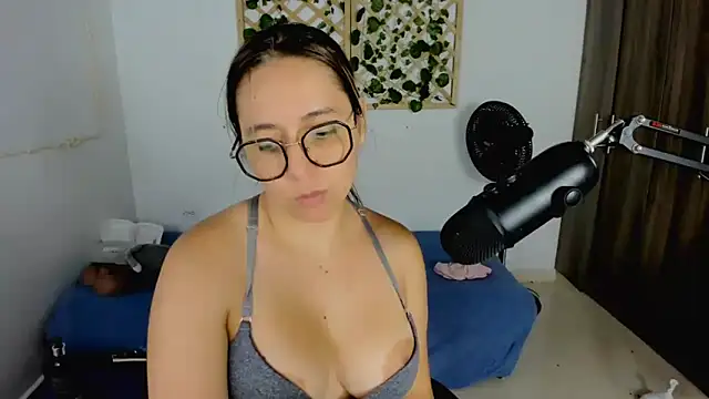 isa loves cum online show from September 2025 11:50:02 PM