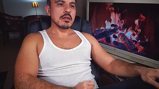 Snapshot of officeman7 chatting on December 2024 08:28:02 PM officeman7 online show from December 2024 08:28:02 PM