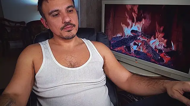 Snapshot of officeman7 chatting on December 2024 04:25:01 PM officeman7 online show from December 2024 04:25:01 PM