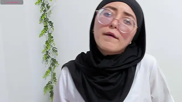 Snapshot of aysel_elid chatting on December 2024 11:00:01 PM aysel elid online show from December 2024 11:00:01 PM