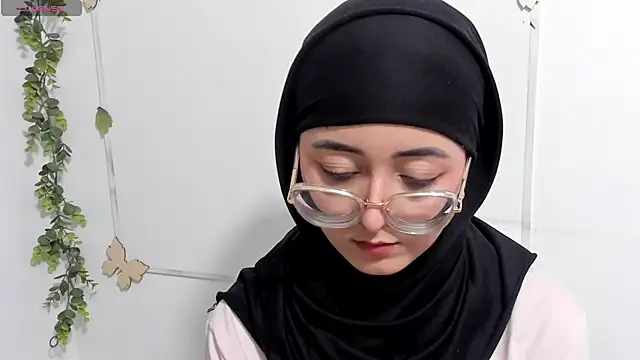Snapshot of aysel_elid chatting on April 2026 01:56:02 AM aysel elid online show from April 2026 01:56:02 AM