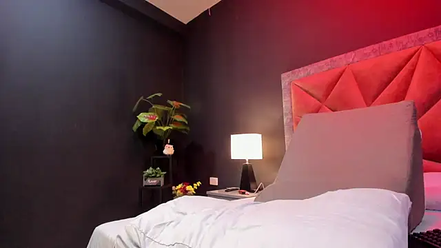 mia milff online show from March 2025 06:43:02 PM