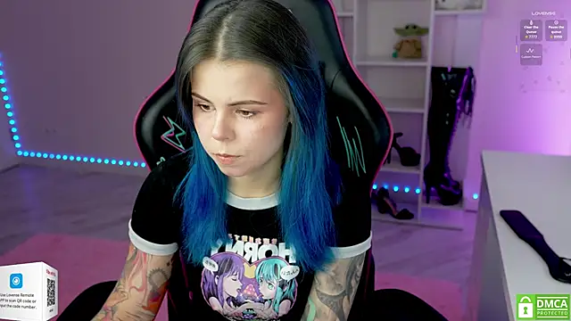 Latex Kitty online show from November 2025 11:54:01 AM