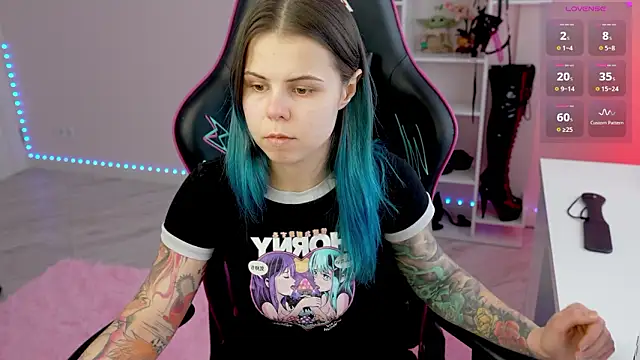 Latex Kitty online show from February 2026 12:43:02 PM