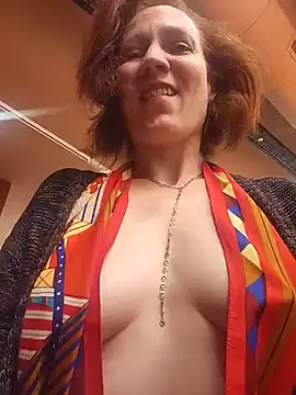Snapshot of Exhibitionsplit chatting on February 2025 09:37:01 AM Exhibitionsplit online show from February 2025 09:37:01 AM