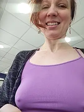 Snapshot of Exhibitionsplit chatting on March 2025 11:56:01 AM Exhibitionsplit online show from March 2025 11:56:01 AM