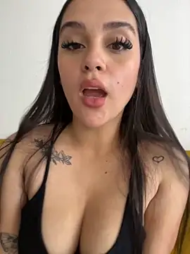 violet-333 online show from November 2025 01:33:02 PM