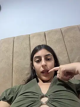 cristel 17 online show from April 2026 03:39:01 AM