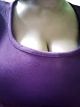 Shreya727 online show from October 2025 07:58:01 PM