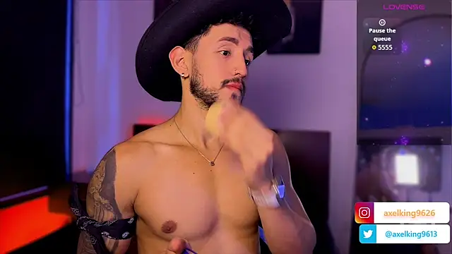 AxelKing1326 online show from April 2026 09:35:01 PM