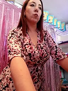 Snapshot of Mia_Novikov chatting on June 2026 06:23:01 PM Mia Novikov online show from June 2026 06:23:01 PM