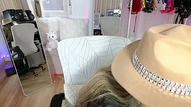 Tawny cox online show from February 2026 08:59:02 AM