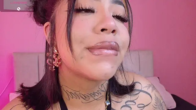 foxxy-lov3 online show from October 2025 12:39:02 PM