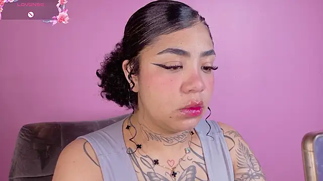 foxxy-lov3 online show from March 2026 12:12:02 PM