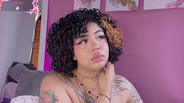 foxxy-lov3 online show from March 2026 02:22:02 PM