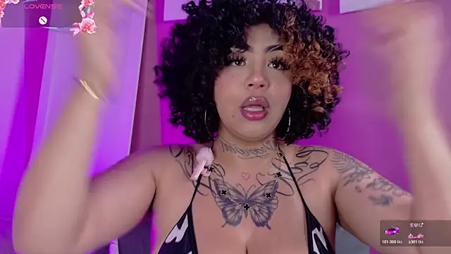 foxxy-lov3 online show from April 2026 01:27:02 PM