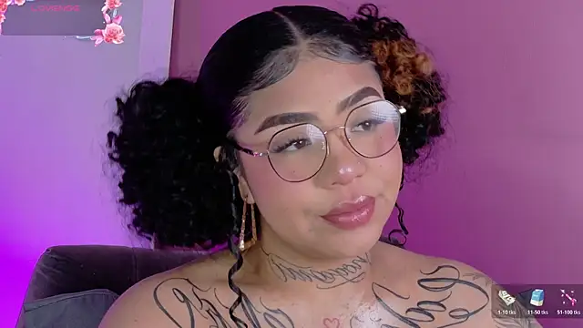 foxxy-lov3 online show from May 2026 02:03:01 PM