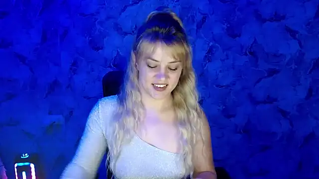Snapshot of nika_gold1 chatting on July 2026 06:31:01 PM nika gold1 online show from July 2026 06:31:01 PM