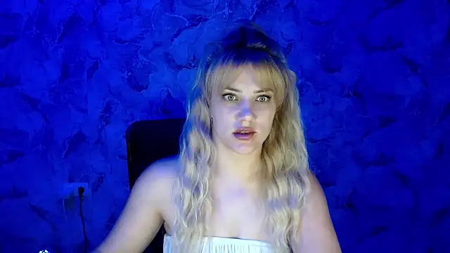 Snapshot of nika_gold1 chatting on July 2026 03:11:01 PM nika gold1 online show from July 2026 03:11:01 PM