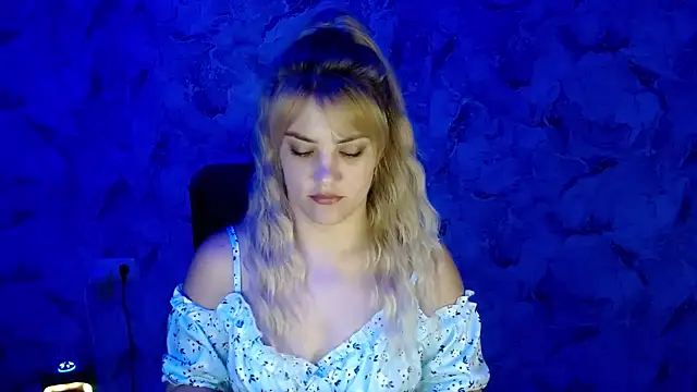 Snapshot of nika_gold1 chatting on July 2026 01:21:01 PM nika gold1 online show from July 2026 01:21:01 PM