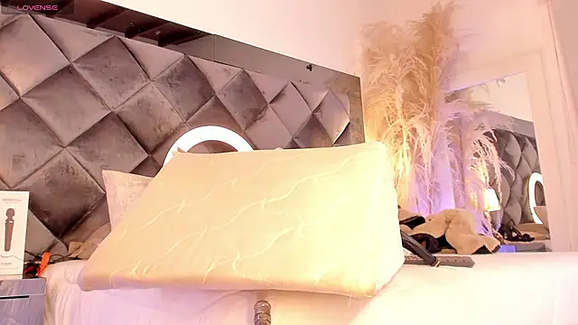 sofhiaa adaams online show from October 2025 11:16:02 PM