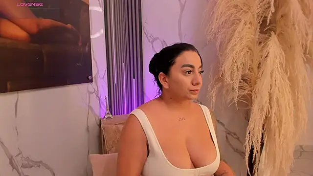 sofhiaa adaams online show from December 2025 10:59:02 PM