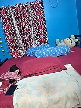 Snapshot of Triha_18 chatting on February 2026 01:47:01 PM Triha 18 online show from February 2026 01:47:01 PM