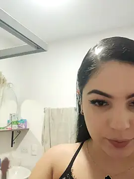 Lia Hurley online show from December 2025 04:23:01 PM