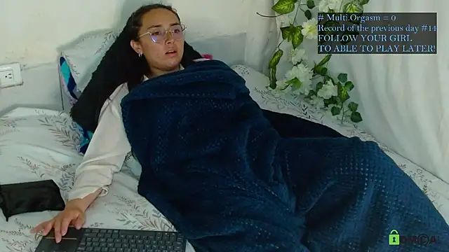 Snapshot of Hot_Candy_ chatting on April 2026 03:52:01 AM Hot Candy online show from April 2026 03:52:01 AM