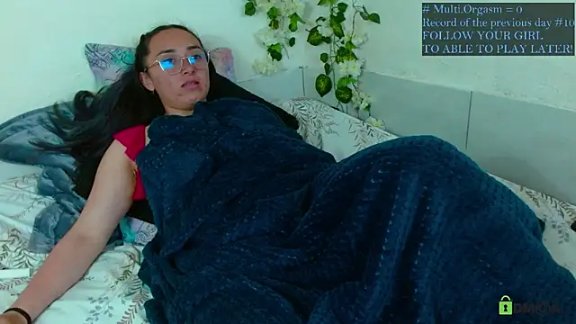 Snapshot of Hot_Candy_ chatting on May 2026 03:03:02 AM Hot Candy online show from May 2026 03:03:02 AM