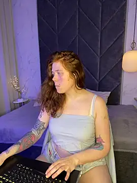 SophiePure online show from October 2025 09:00:02 PM