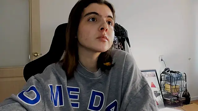 Snapshot of emmamurrr chatting on December 2024 12:16:01 PM emmamurrr online show from December 2024 12:16:01 PM