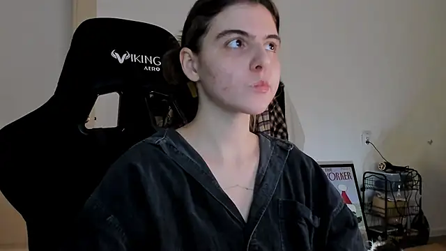 Snapshot of emmamurrr chatting on December 2024 02:06:01 PM emmamurrr online show from December 2024 02:06:01 PM