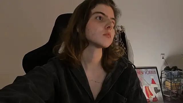 Snapshot of emmamurrr chatting on December 2024 07:22:01 PM emmamurrr online show from December 2024 07:22:01 PM