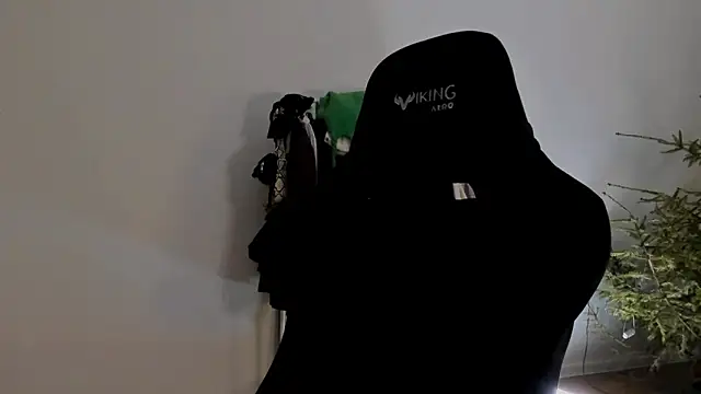 Snapshot of emmamurrr chatting on January 2025 07:34:02 PM emmamurrr online show from January 2025 07:34:02 PM