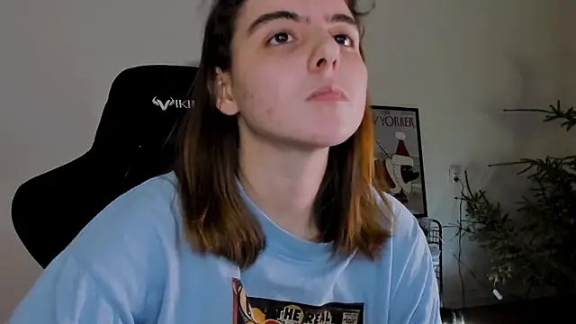 Snapshot of emmamurrr chatting on January 2025 07:43:01 PM emmamurrr online show from January 2025 07:43:01 PM