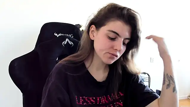 Snapshot of emmamurrr chatting on September 2025 10:04:02 AM emmamurrr online show from September 2025 10:04:02 AM