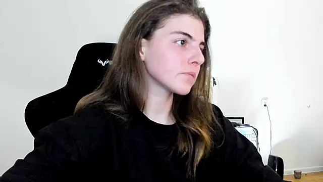 Snapshot of emmamurrr chatting on September 2025 07:57:02 PM emmamurrr online show from September 2025 07:57:02 PM