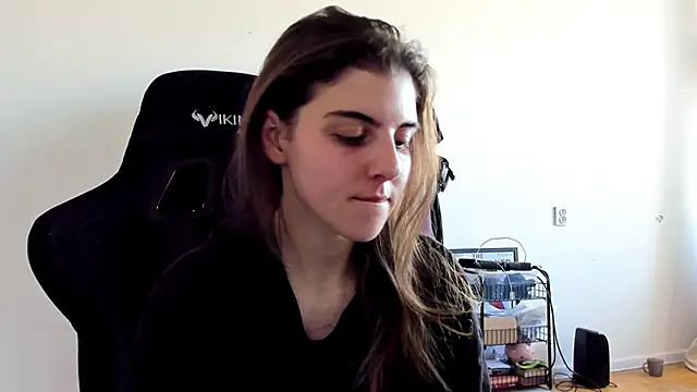 Snapshot of emmamurrr chatting on October 2025 11:29:02 AM emmamurrr online show from October 2025 11:29:02 AM