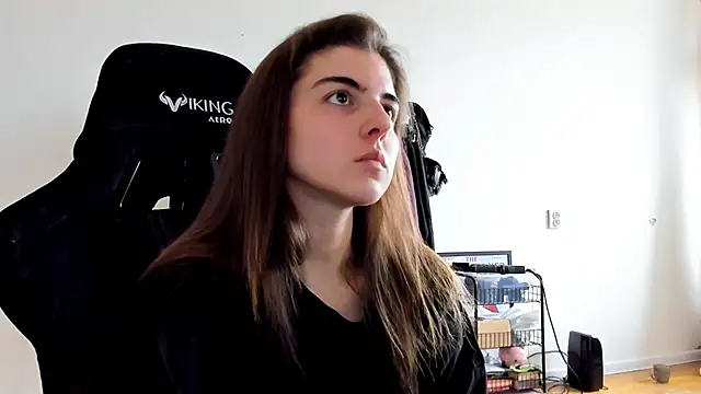 Snapshot of emmamurrr chatting on October 2025 10:25:01 AM emmamurrr online show from October 2025 10:25:01 AM