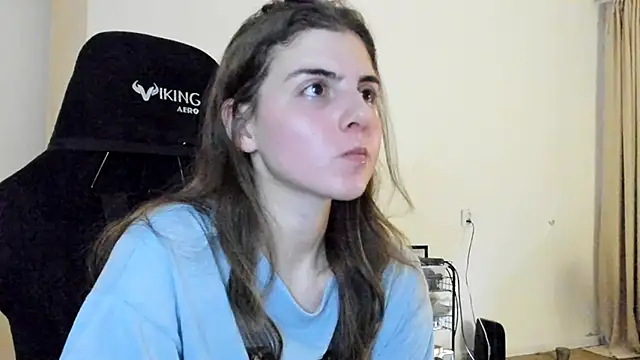 Snapshot of emmamurrr chatting on October 2025 05:57:02 PM emmamurrr online show from October 2025 05:57:02 PM