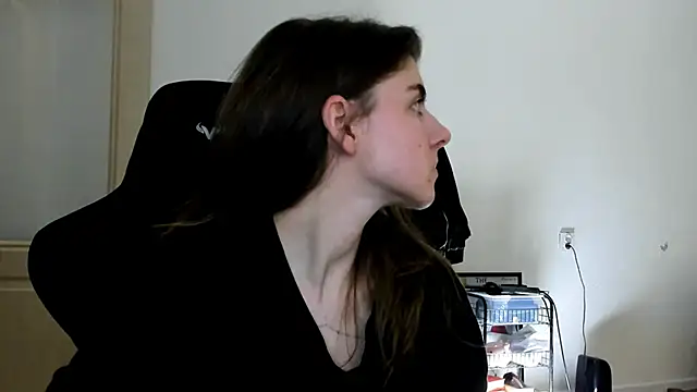 Snapshot of emmamurrr chatting on November 2025 02:06:01 PM emmamurrr online show from November 2025 02:06:01 PM