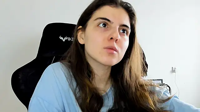 emmamurrr online show from December 2025 10:52:02 AM