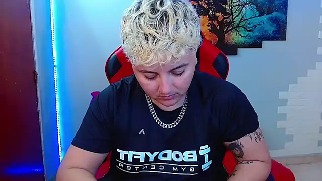 isabeautyx19 online show from February 2025 02:19:02 AM