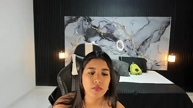 Ivy 16 online show from March 2025 12:01:02 PM