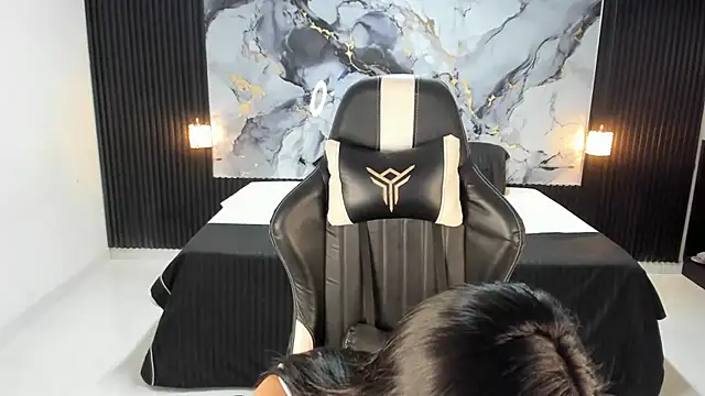 Ivy 16 online show from March 2025 12:04:01 PM