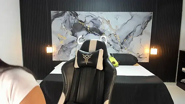 Ivy 16 online show from March 2025 12:00:01 PM