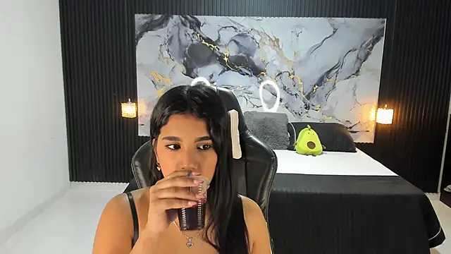 Ivy 16 online show from November 2025 12:04:02 PM